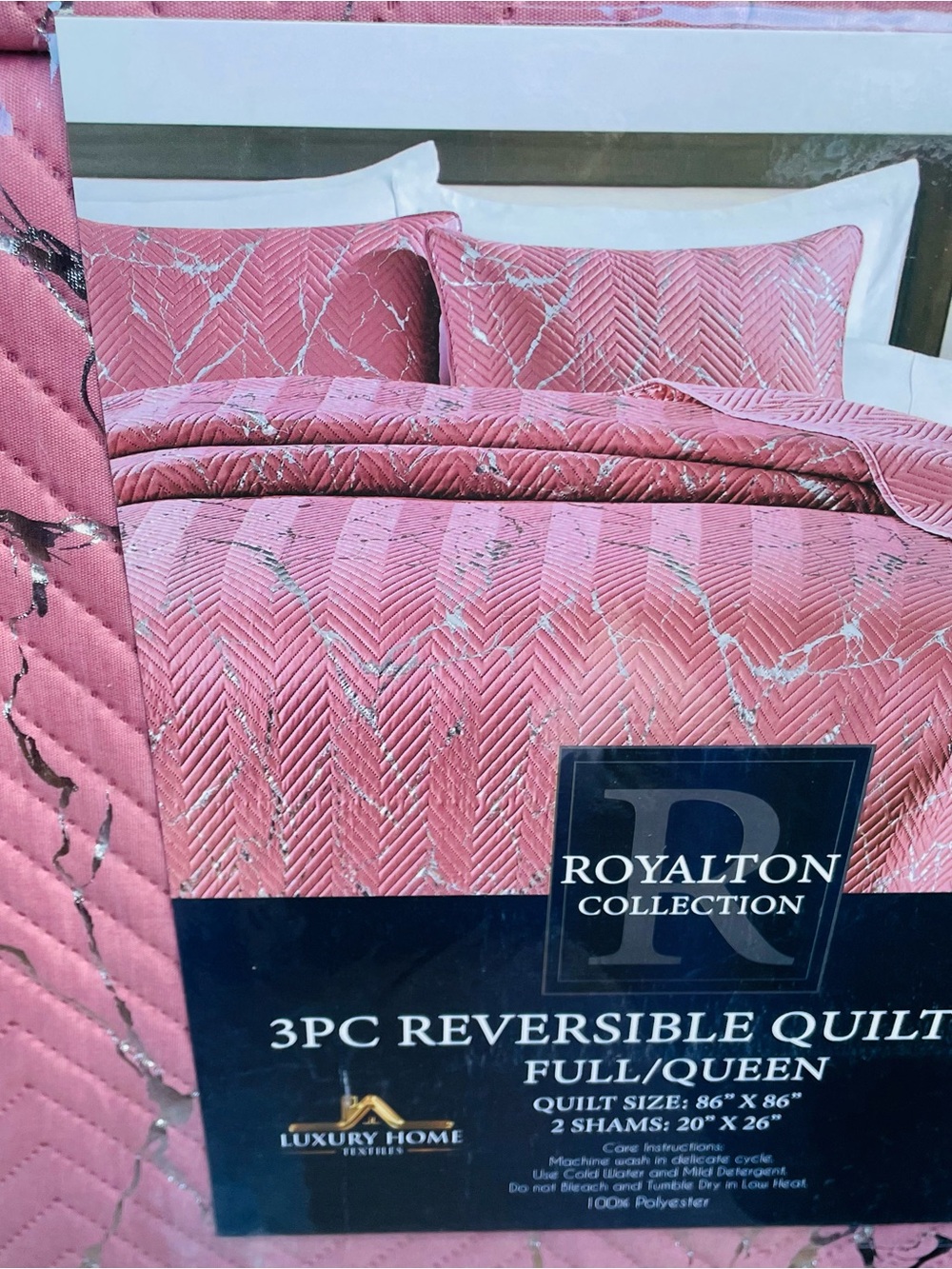 Pink Reversible Quilt Set - Full/Queen